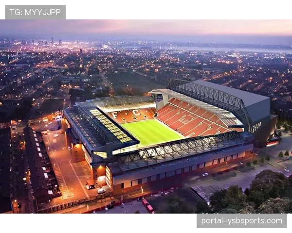 足球遗产项目:一座以博比-查尔顿爵士命名的社区球场在曼彻斯特落成